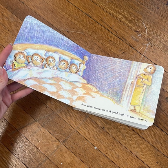 Five Little Monkeys 🙈 🙉 🙊 jumping on the bed vintage kids board book - Picture 6 of 9